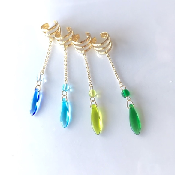 色を選んでね♪ラウンドとダガービーズと３連のイヤーカフ（ゴールド色）／　シャープ　ガラス　夏　涼しげ 3枚目の画像