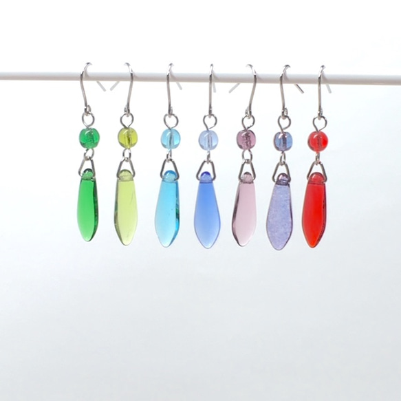 定形郵便：７色から選べるラウンドとダガービーズのピアス　／　スタッド　フック　ガラス　チェコ 2枚目の画像
