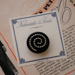 フランスのヴィンテージボタン　scroll ブラック30mm 1枚目の画像