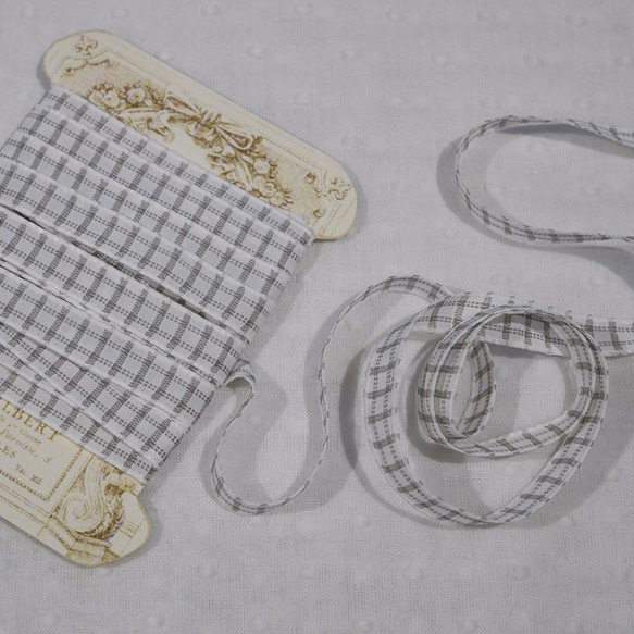 フランス細巾リボンテープ白チェック 1枚目の画像