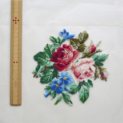 プチポアン　刺繍シート　バラとブルーの花 2枚目の画像