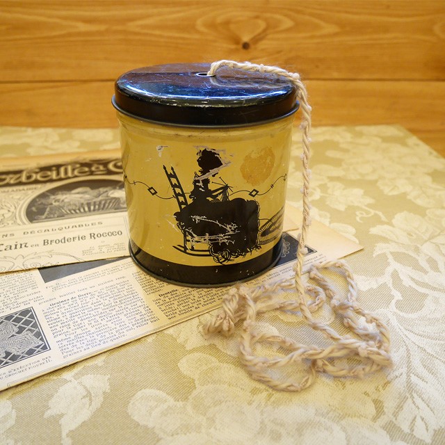 ヴィンテージティン缶・毛糸ホルダー