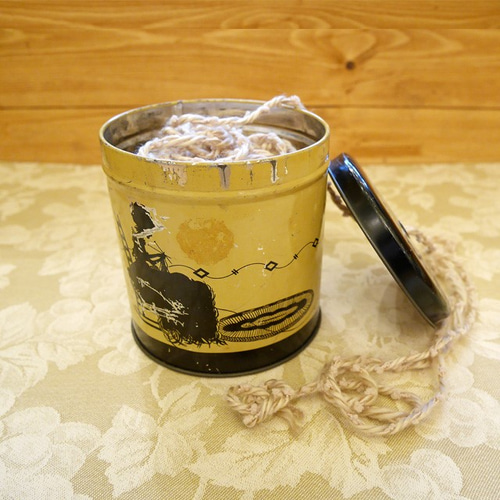 T991　フランスアンティーク真鍮製糸巻ホルダー缶　空き缶ディスプレイTIN T991 フランスアンティーク真鍮製糸巻ホルダー缶 空き缶