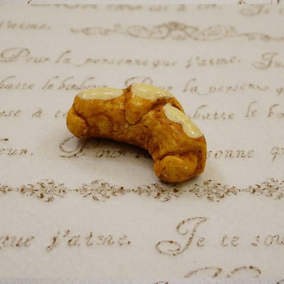 フランスのミニチュア　ミニサイズの菓子パン 3枚目の画像