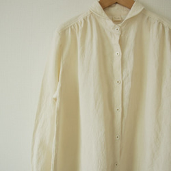 受注製作 天日干しリネン　へちまカラーギャザーシャツワンピ　アイボリーホワイト 2枚目の画像