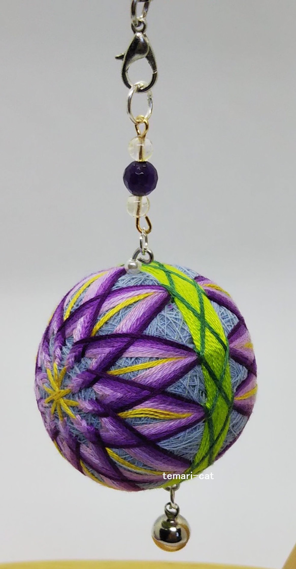 Mini Temari 錶帶“Kiku”淺藍色背景，紫色花 Temari Temari Temari 第2張的照片