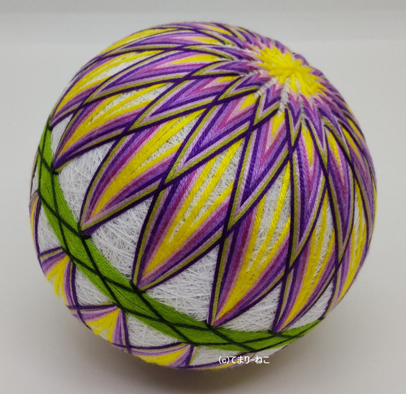 手鞠“菊”白底紫花綠帶 10cm Temari Temari Temari 第1張的照片