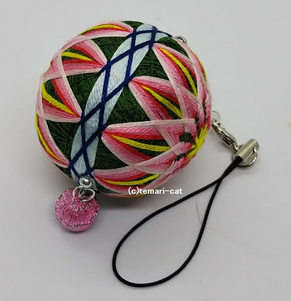 Mini Temari Strap &quot;Kiku&quot; Green Space, Pink Flower Tema 第4張的照片