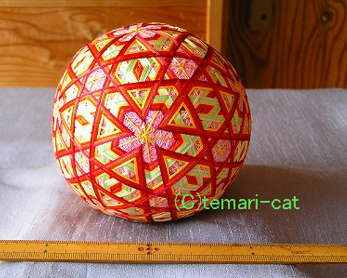 手毬 手鞠 てまり お地蔵さんと柿の木 紅葉 No100 手毬 手鞠 てまり お地蔵さんと柿の木 紅葉 No100