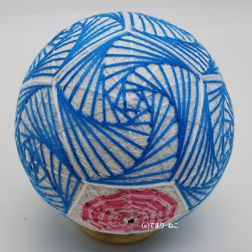 てまり「傘と渦巻き」白地桃色傘青渦 手まり 手毬 手鞠 その他