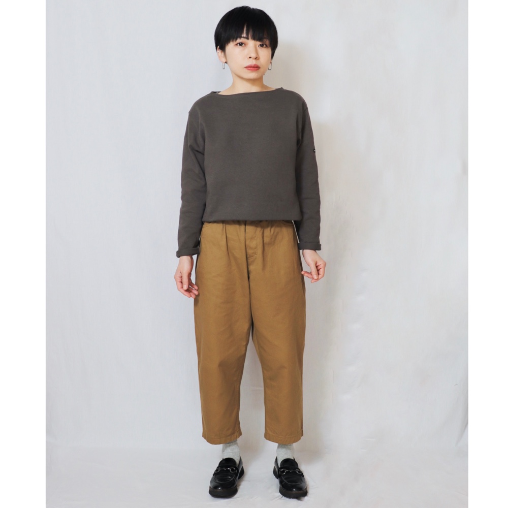 ワークウエア　パンツ　SサイズMサイズ　モデル身長147cSサイズサイズ着用