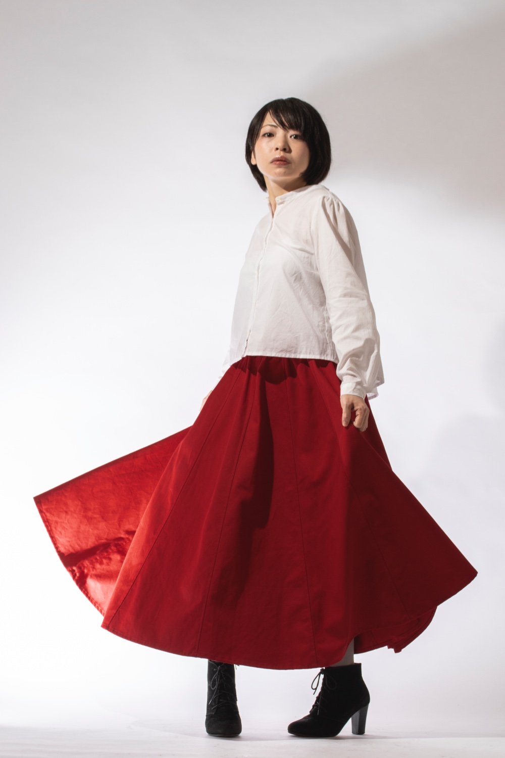 チノクロス　12枚はぎフレアスカート　赤　サイズ調整可能