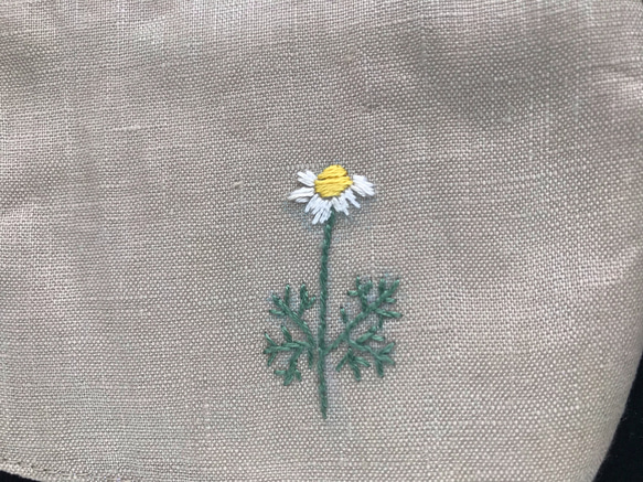 大きめマスク  フレンチリネン  ダブルガーゼ  刺繍  デイジー  花 2枚目の画像