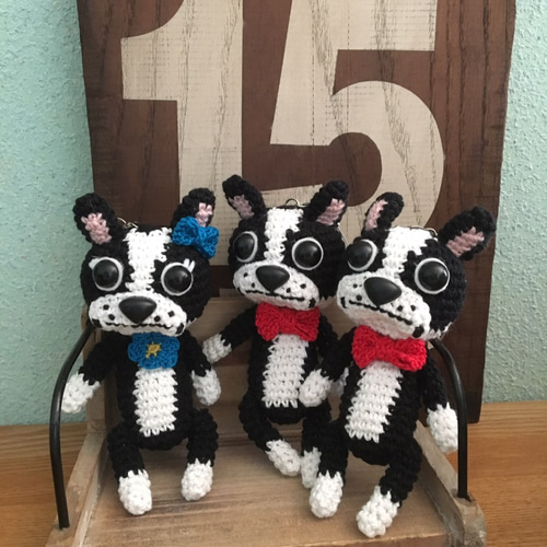 ボストンテリア・編みぐるみキーホルダー男の子 あみぐるみ cota