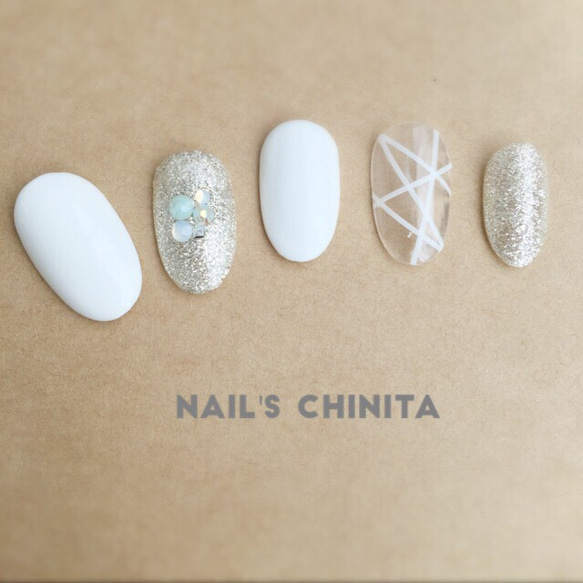 ♡white×silver×white line nail♡/ホワイト ネイル/春 ネイル/シルバー ネイル/ライン 2枚目の画像