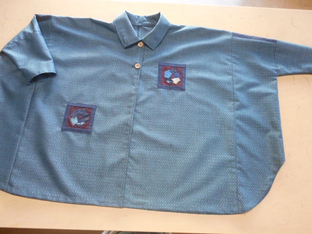 マント（紺地）