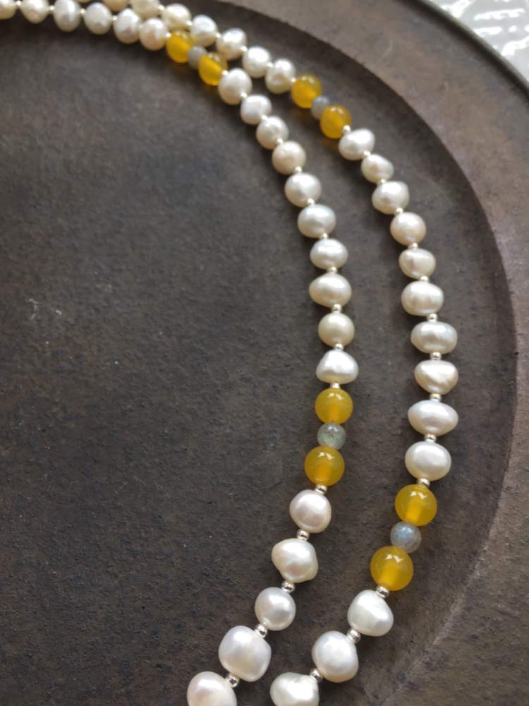 特価！バロックパールとイエローアゲート、ラブラドライトのロングネックレス