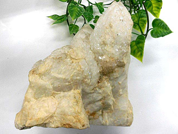 天然石 マダガスカル産 水晶クラスター 台座付 　　200720591 8枚目の画像