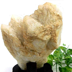 天然石 マダガスカル産 カテドラル水晶原石 台座付 　　200720597 6枚目の画像