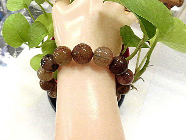 天然石 ルチルクォーツ (多彩針) 13.5〜14.5mm玉ブレスレット 内周18.8cm　　　211221189