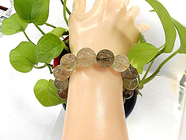 天然石 ルチルクォーツ(多彩針)14.0〜14.8mm玉ブレスレット 内周19.3cm　　　211221252 9,230円