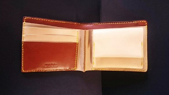 ヴィンセントレザー×国産タンニンヌメ  総手縫い　２つ折り財布　選べる革色、糸色  各色有ります。 2枚目の画像