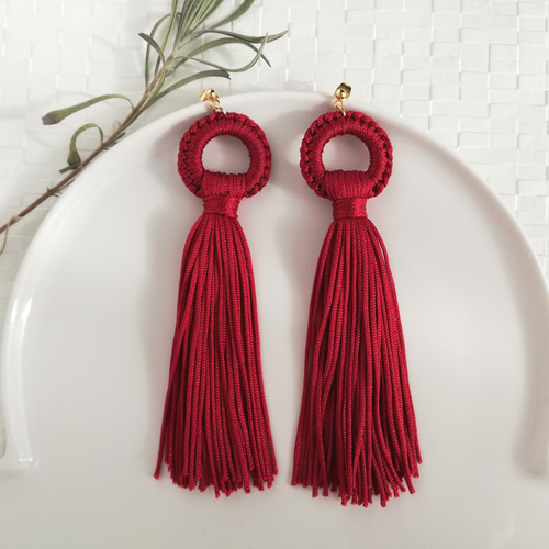 【1187】タッセルピアス•イヤリング 編みリングロングタッセルピアス レッド P785（イヤリング） ピアス