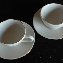 ９．白磁マット金金銀彩紅茶碗皿（ペア） 3枚目の画像