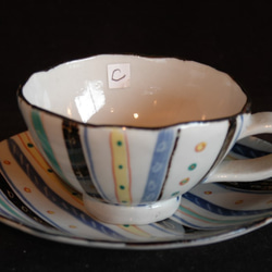 数量限定ハンドメイド2019　２１、上絵紅茶碗皿C,D（ペア） 2枚目の画像