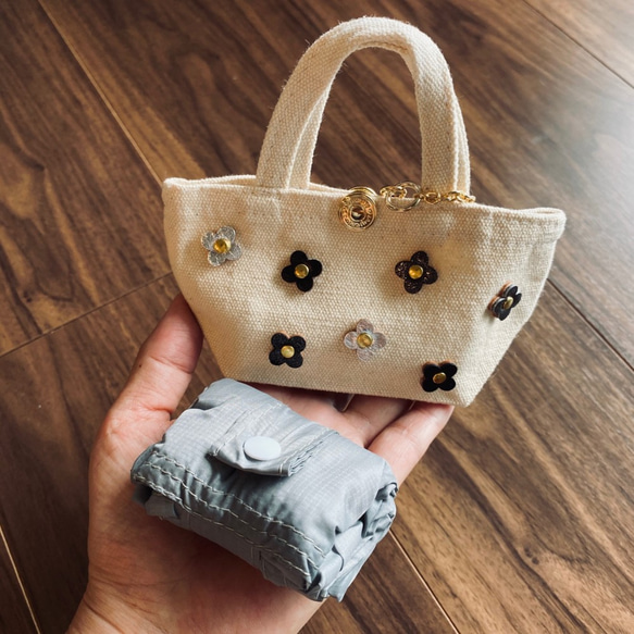 エコバッグ入り】ミニトート型バッグチャーム(Bagホワイト・花