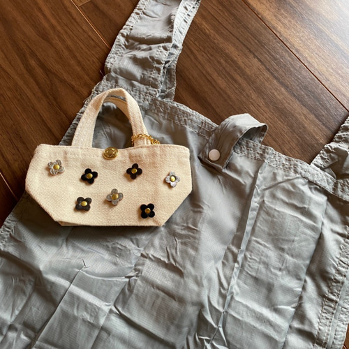 エコバッグ入り】ミニトート型バッグチャーム(Bagホワイト・花