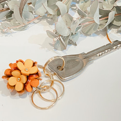 【新商品】カランコエ花のキーホルダー(花色イエローオレンジカラー) 2枚目の画像