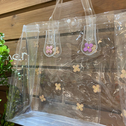 少数再入荷【オンライン限定価格￥2,970→￥2,200】クリア素材(PVC)バッグ横型ピンクカラー 3枚目の画像
