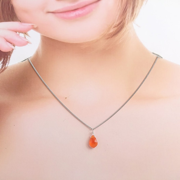 カーネリアン【Carnelian】ひと粒ネックレス（シルバー色） 2枚目の画像