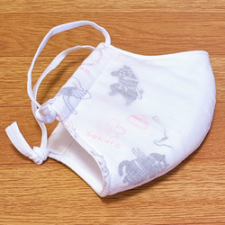 夏マスク!シングルガーゼをかけたJapanese猫さんの柄の蚊帳生地と白色の２重ガーゼの立体マスク　(不織布入り)ピンク 4枚目の画像