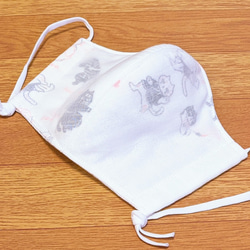 夏マスク!シングルガーゼをかけたJapanese猫さんの柄の蚊帳生地と白色の２重ガーゼの立体マスク　(不織布入り)ピンク 6枚目の画像
