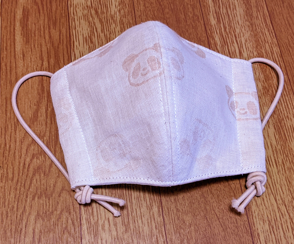 肌にやさしくフィット!!オーガニックコットンガーゼの立体マスク  (薄いベージュ·パンダ柄) 1枚目の画像