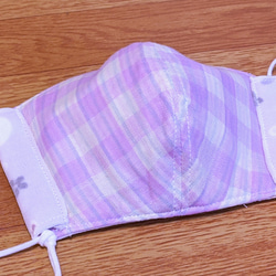シルクジョーゼットをかけた薄い紫色にうさぎさん柄のタオル地とピンク色·水色チェック柄の２重ガーゼの立体マスク 4枚目の画像