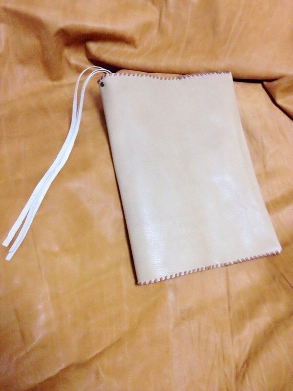 アイボリー革⭐️大学ノートサイズのブックカバー