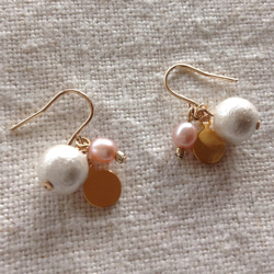 【sale!】14kgf＊cotton pearl＆gold plateのピアス 1枚目の画像
