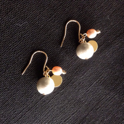 【sale!】14kgf＊cotton pearl＆gold plateのピアス 2枚目の画像
