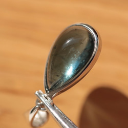 インディゴライト　ブルートルマリン　希少　10月誕生石　宝石質　小粒　ペンダントトップ　シンプル 2枚目の画像