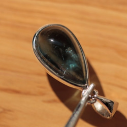 インディゴライト　ブルートルマリン　希少　10月誕生石　宝石質　小粒　ペンダントトップ　シンプル 3枚目の画像