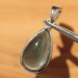 インディゴライト　ブルートルマリン　希少　10月誕生石　宝石質　小粒　ペンダントトップ　シンプル 4枚目の画像