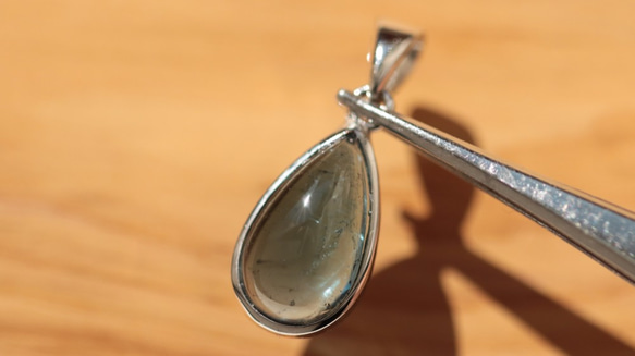 インディゴライト　ブルートルマリン　希少　10月誕生石　宝石質　小粒　ペンダントトップ　シンプル 4枚目の画像
