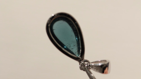 インディゴライト　ブルートルマリン　希少　10月誕生石　宝石質　小粒　ペンダントトップ　シンプル 8枚目の画像