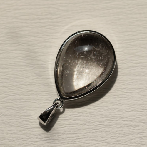 プラチナルチル ブルッカイトインクォーツ 虹 アイリスクォーツ 約23mm