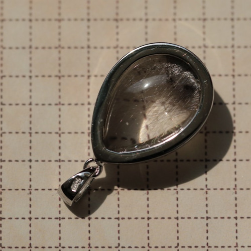 プラチナルチル ブルッカイトインクォーツ 虹 アイリスクォーツ 約23mm