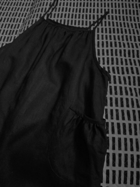 受注制作◆ＬＬ◆着丈110㎝ ブラックリネンの重ね着キャミワンピース ポケットあり 5枚目の画像