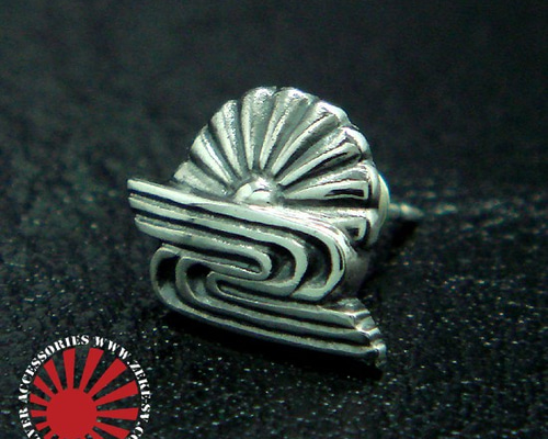 菊水〔キクスイ〕ピアス （菊紋 家紋） ピアス（スタッド・一粒